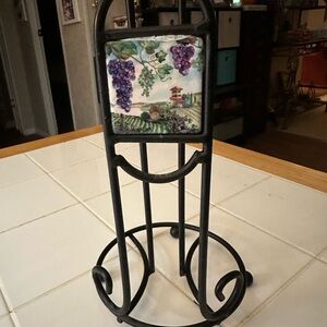Decorative Tuscany Theme Paper Towel Holder